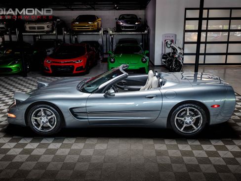 Used 2004 Chevrolet Corvette Convertible w/ Preferred Equipment Group RWD image 68