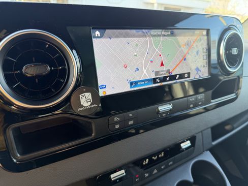 Used 2024 Mercedes-Benz Sprinter 2500 image 16