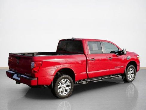 Certified 2024 Nissan Titan SV w/ SV Convenience Package image 3