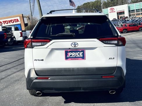 Used 2021 Toyota RAV4 XLE image 6