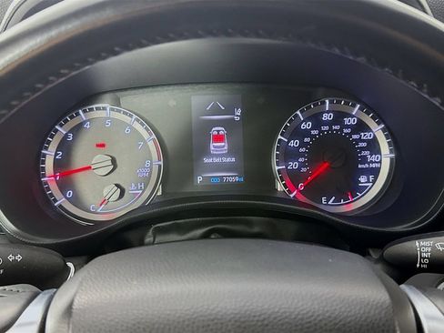 Used 2020 Toyota Highlander LE FWD image 14