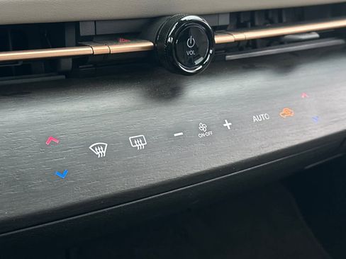 Certified 2023 Nissan Ariya EVOLVE+ image 23