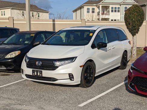 Used 2023 Honda Odyssey Sport image 13