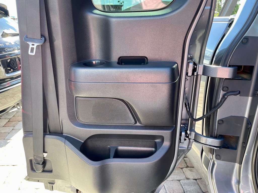 Used 2017 Nissan Titan SV AWD/4WD image 40