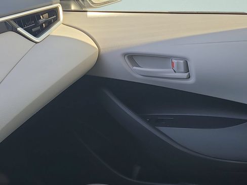 Certified 2025 Toyota Corolla LE FWD image 11