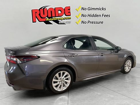 Used 2023 Toyota Camry SE FWD image 6