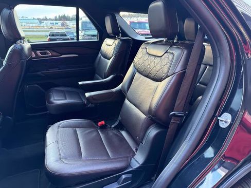 Certified 2025 Ford Explorer Platinum w/ LUX Leather Package image 35