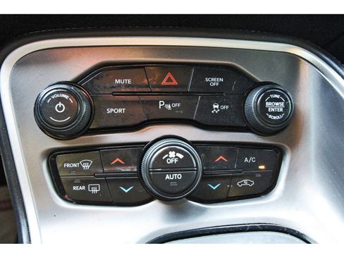 Used 2020 Dodge Challenger SXT w/ Driver Convenience Group image 27