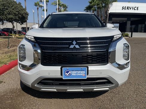 Used 2023 Mitsubishi Outlander SEL image 2