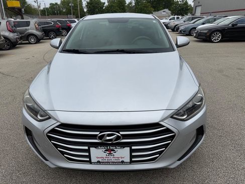 Used 2018 Hyundai Elantra SEL w/ Cargo Package FWD image 3