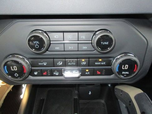 New 2025 Ford Bronco Badlands image 29