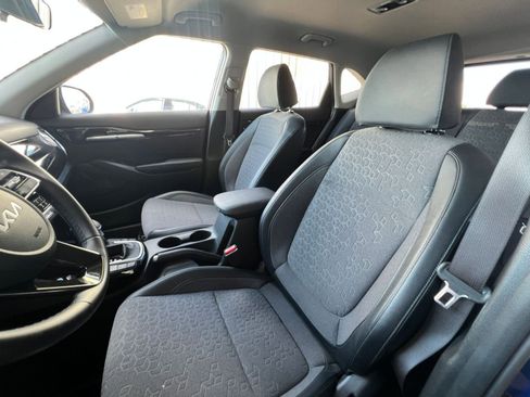 Used 2025 Kia Seltos S image 36