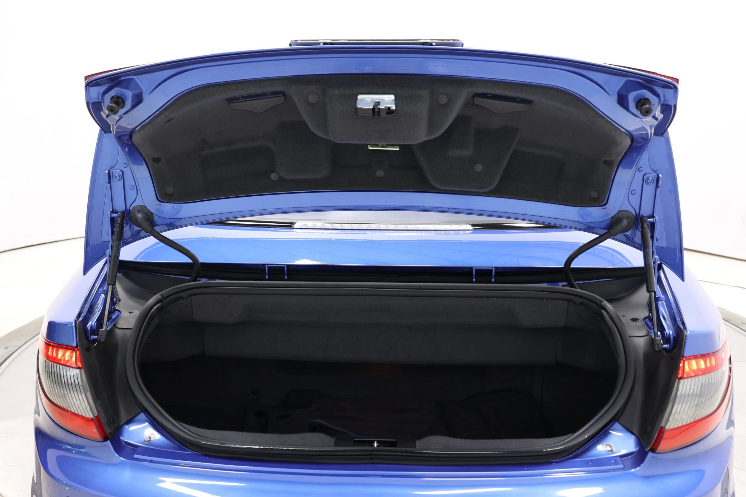 Used 2018 Maserati GranTurismo Sport RWD image 63