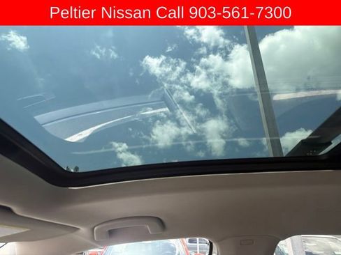 Used 2024 Volkswagen Atlas SE w/ Panoramic Sunroof Package FWD image 13