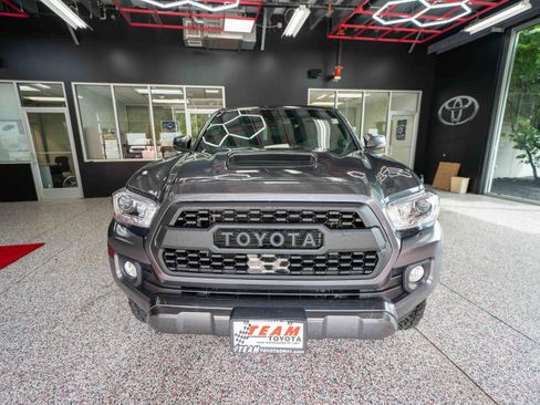 Used 2023 Toyota Tacoma TRD Sport AWD/4WD image 6