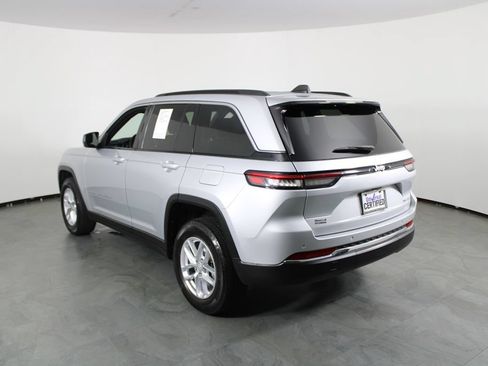 Used 2025 Jeep Grand Cherokee Laredo X RWD image 3
