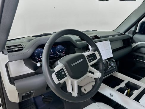 Used 2026 Land Rover Defender 130 X-Dynamic SE AWD/4WD image 33