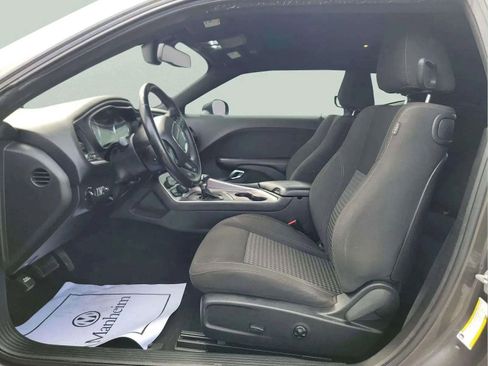 Used 2019 Dodge Challenger SXT image 11