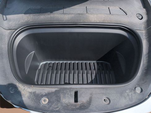 Used 2023 Tesla Model Y AWD image 22