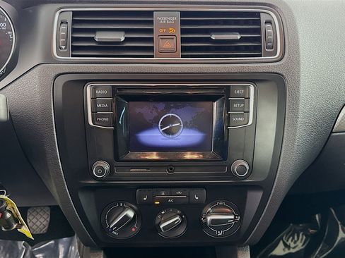 Used 2017 Volkswagen Jetta S image 16