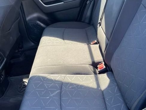 Used 2020 Toyota RAV4 XLE w/ Carpet Mat Package FWD image 10