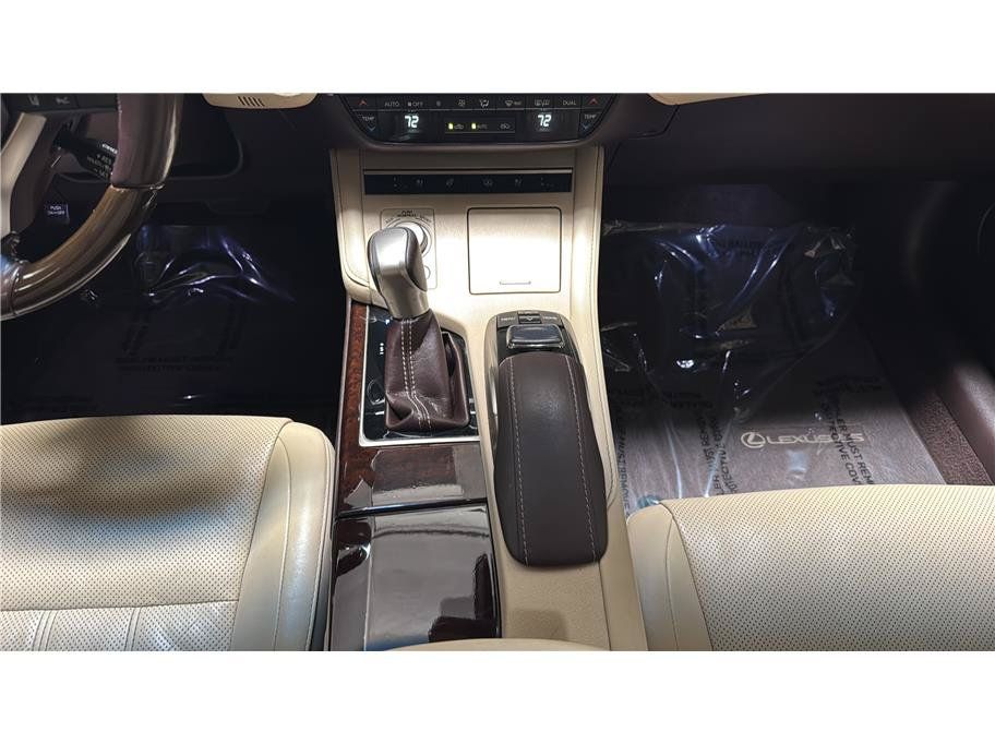 Used 2016 Lexus ES 350 w/ Luxury Package w/Wood Trim FWD image 31