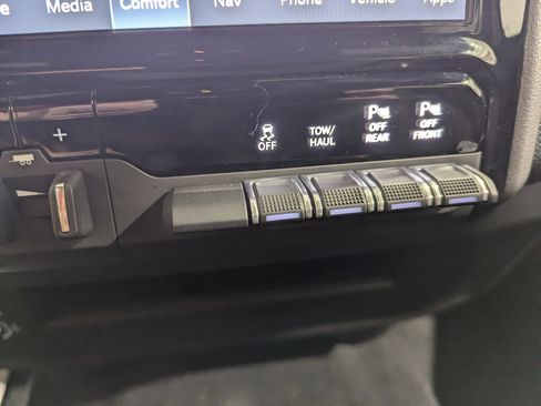 Used 2024 RAM 2500 Big Horn w/ Night Edition image 23