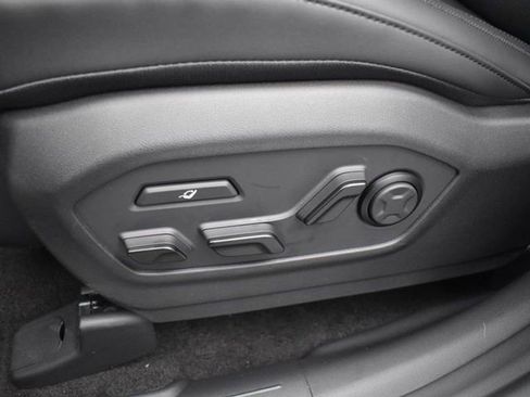 Used 2025 Hyundai Santa Fe Calligraphy w/ Tow & Go Package image 19