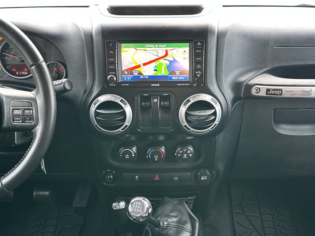 Used 2012 Jeep Wrangler Rubicon AWD/4WD image 16