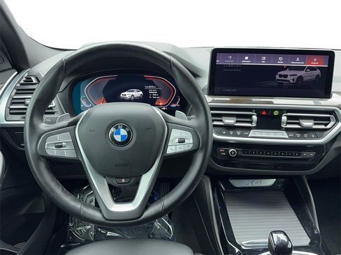 Used 2024 BMW X4 xDrive30i image 17