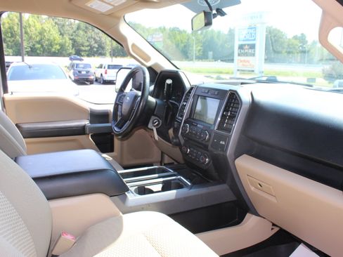 Used 2018 Ford F150 XLT w/ Equipment Group 302A Luxury AWD/4WD image 34