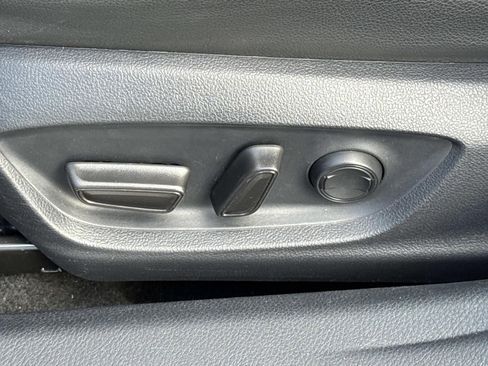 Used 2024 Toyota Camry SE image 22