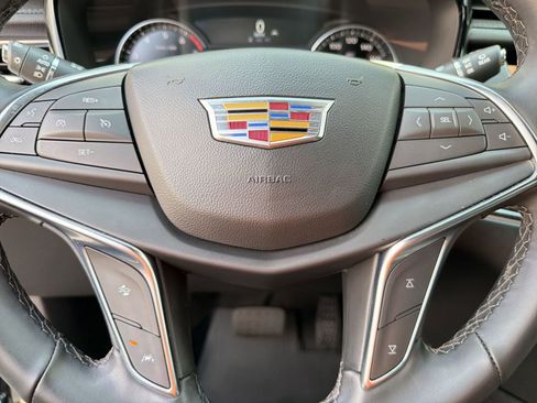 Certified 2025 Cadillac XT5 Luxury w/ LPO, Floor Liner Package image 22