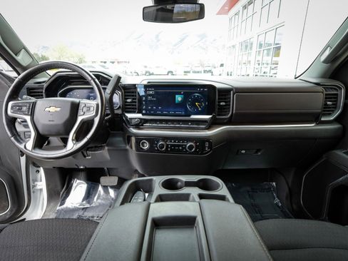 Used 2022 Chevrolet Silverado 1500 LT w/ Protection Package image 17