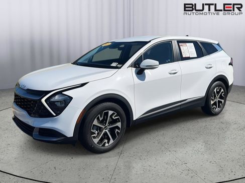 Used 2023 Kia Sportage EX image 2