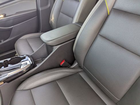 Used 2024 Chevrolet Trax ACTIV w/ Sunroof Package image 16