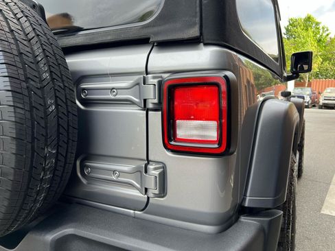Used 2018 Jeep Wrangler Sport AWD/4WD image 22