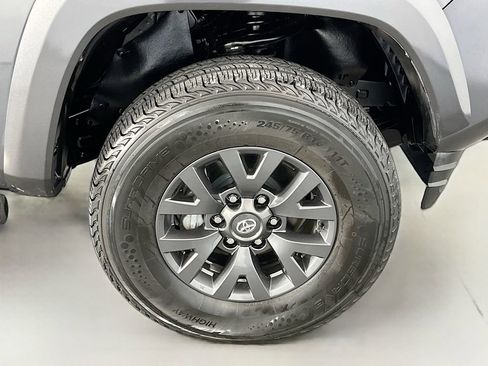 Used 2023 Toyota Tacoma SR5 AWD/4WD image 36