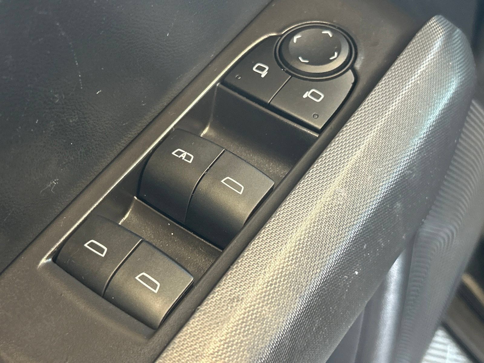 Used 2024 Chevrolet Colorado Trail Boss w/ Technology Package AWD/4WD image 12