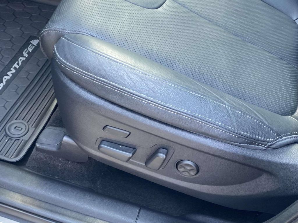 Used 2019 Hyundai Santa Fe FWD image 21