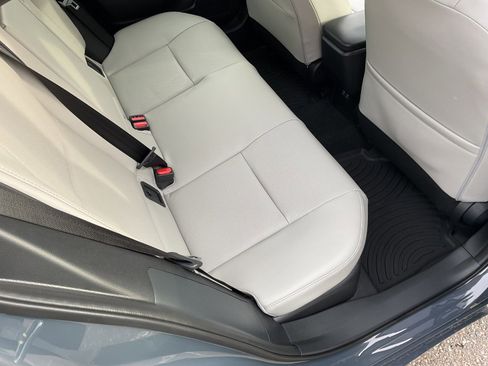 Used 2024 Toyota Prius XLE image 24