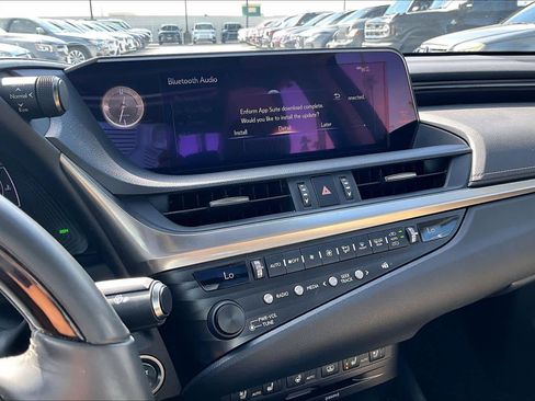 Used 2019 Lexus ES 350 Ultra Luxury w/ Accessory Package image 6