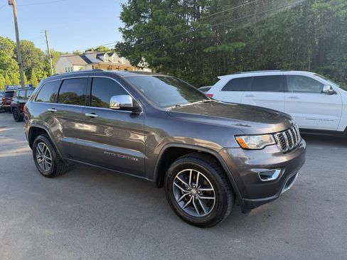 Used 2018 Jeep Grand Cherokee Limited AWD/4WD image 3