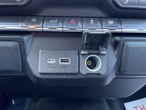 Used 2022 Chevrolet Silverado 1500 LT image 18