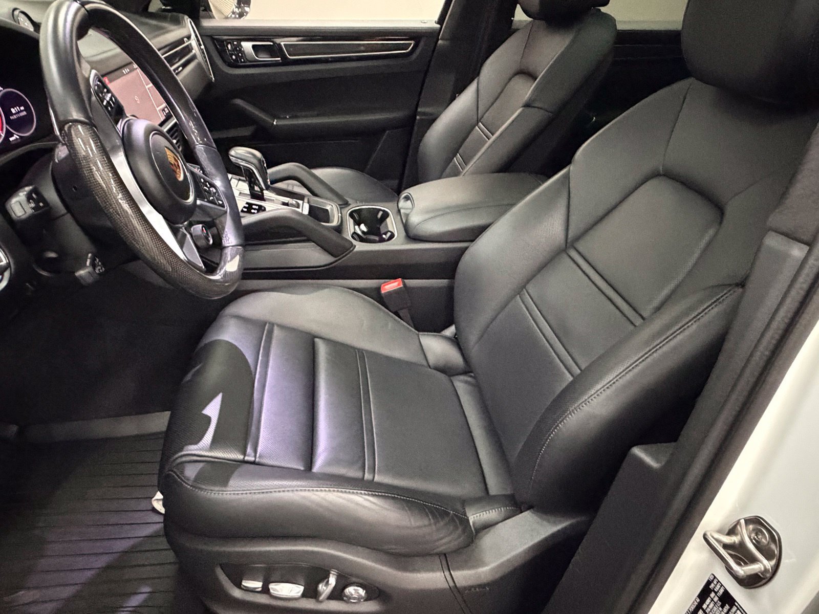 Used 2021 Porsche Cayenne GTS AWD/4WD image 24