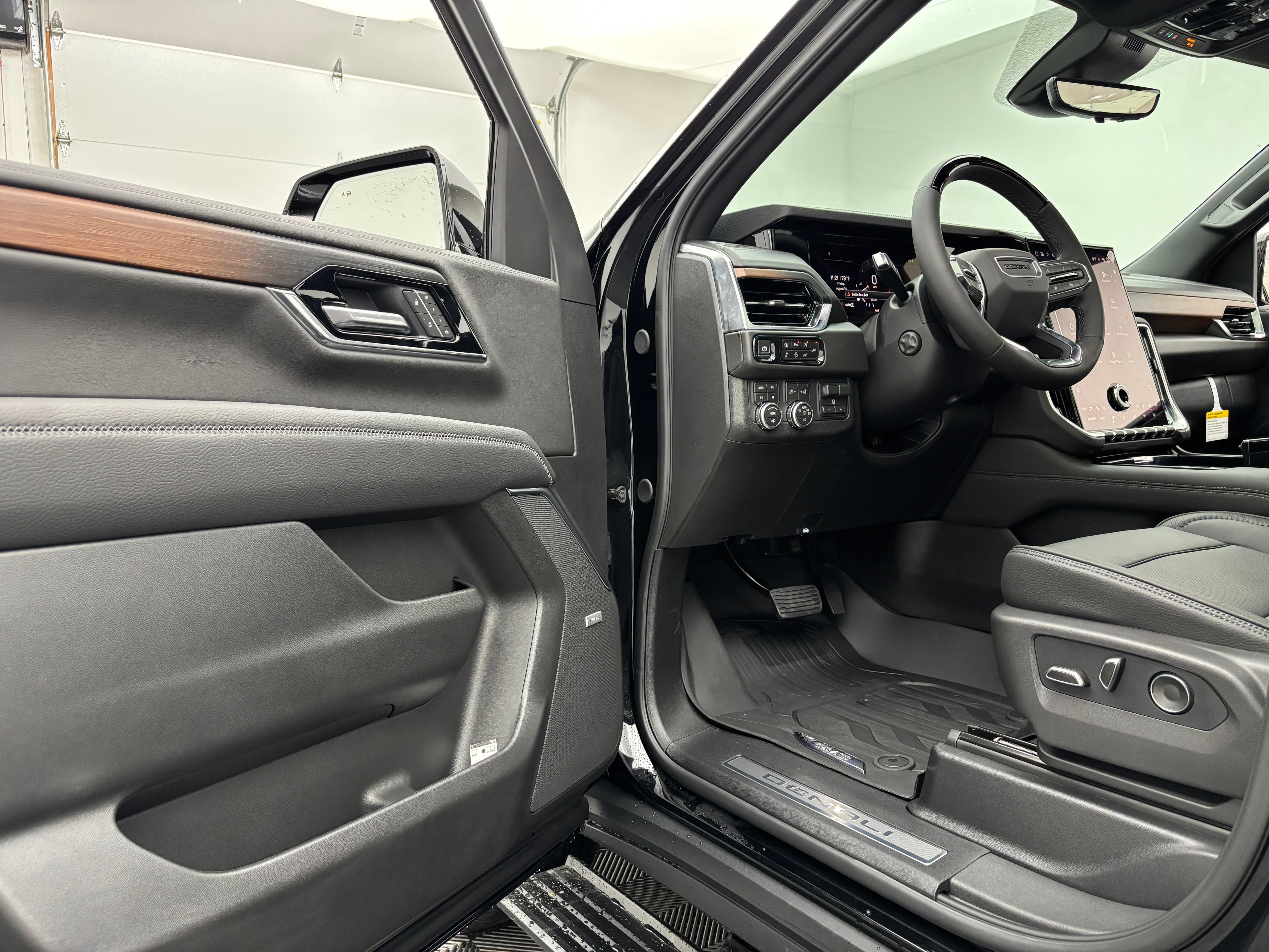 New 2026 GMC Yukon Denali AWD/4WD image 20