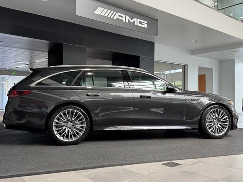 New 2026 Mercedes-Benz E 53 AMG e 4MATIC Wagon image 11