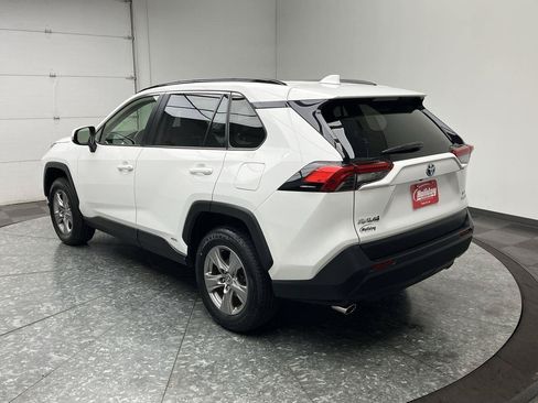 Used 2022 Toyota RAV4 XLE w/ XLE Grade Weather Package AWD/4WD image 2