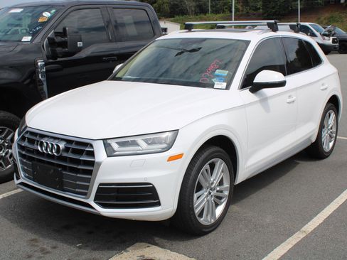 Used 2019 Audi Q5 2.0T Premium Plus w/ Premium Plus Package AWD/4WD image 2