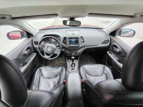 Used 2021 Jeep Cherokee Latitude Lux w/ Comfort/Convenience Group image 2